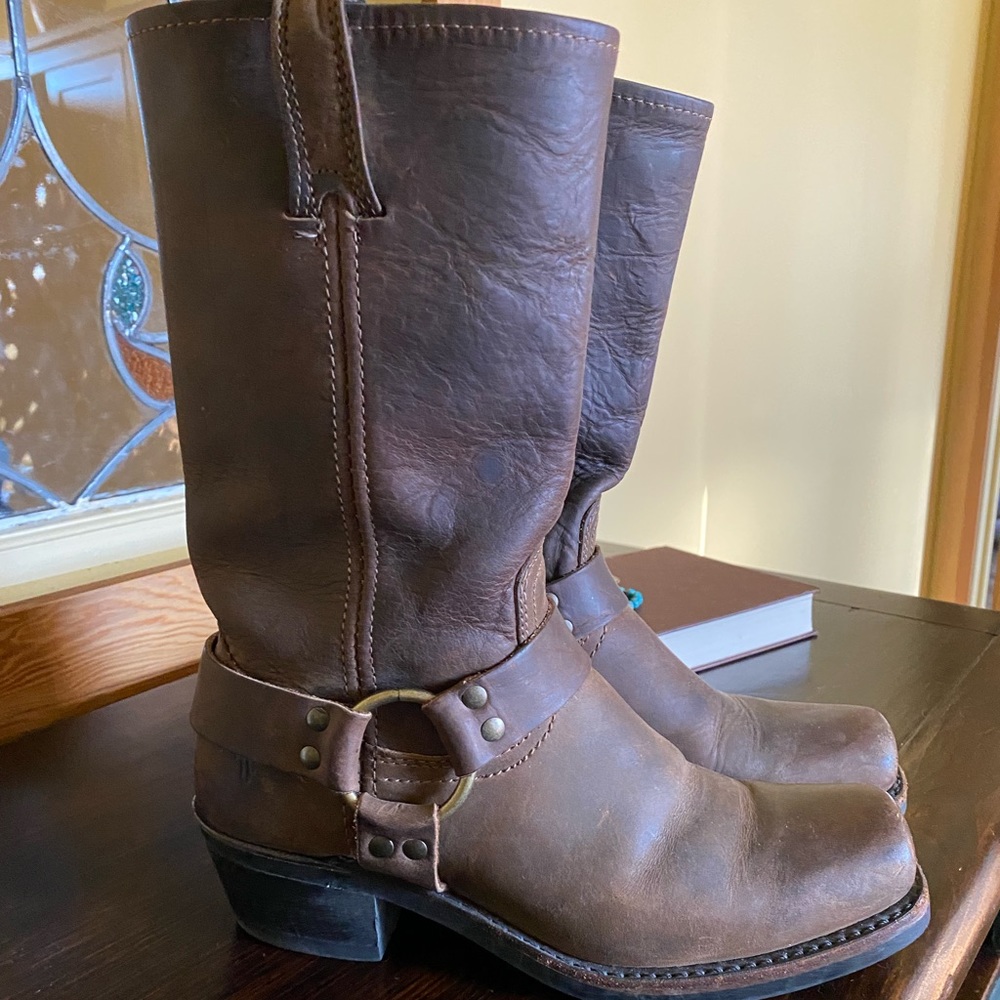 Frye Harness 12R Square Toe Boots